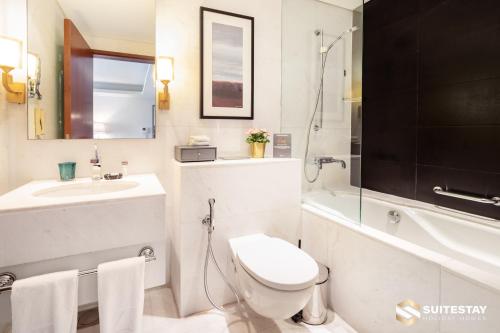 Fashion avenue Dubai Mall -The Residence