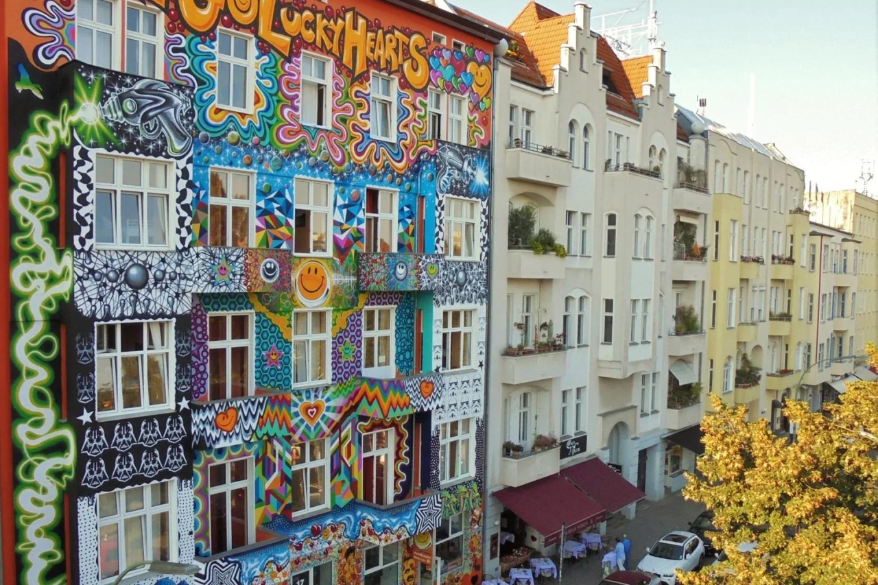 HappyGoLucky Hotel + Hostel