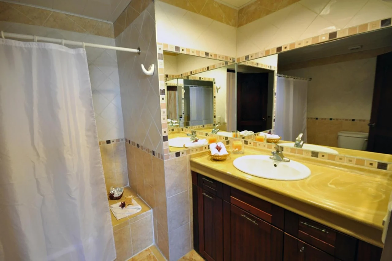 Experience the Ultimate Stay at Hotel & Casino Flamboyan